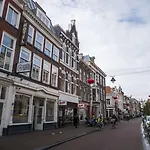 Hague Center Hotel