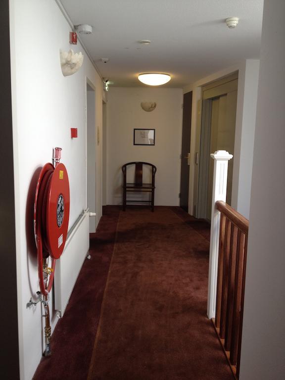 Hague Center Hotel