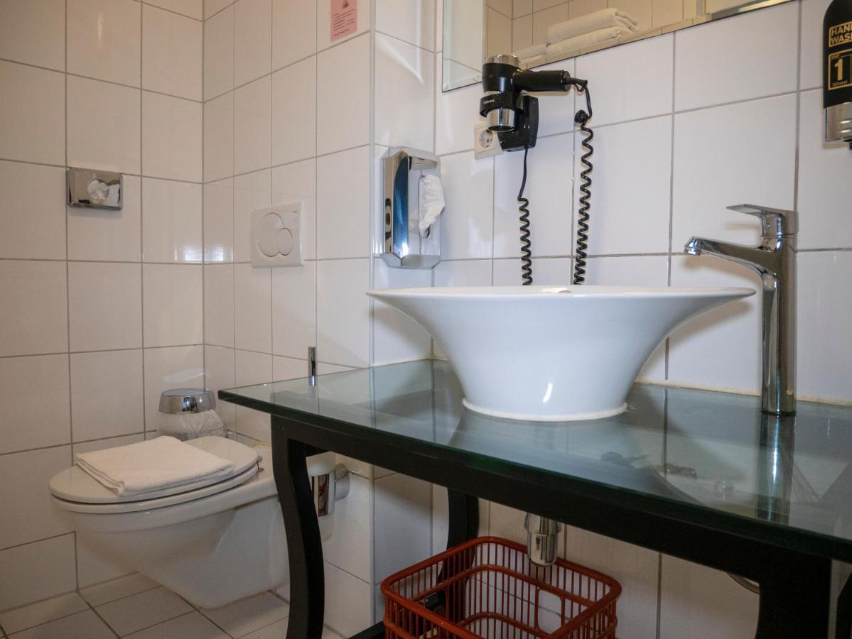 Hague Center Hotel