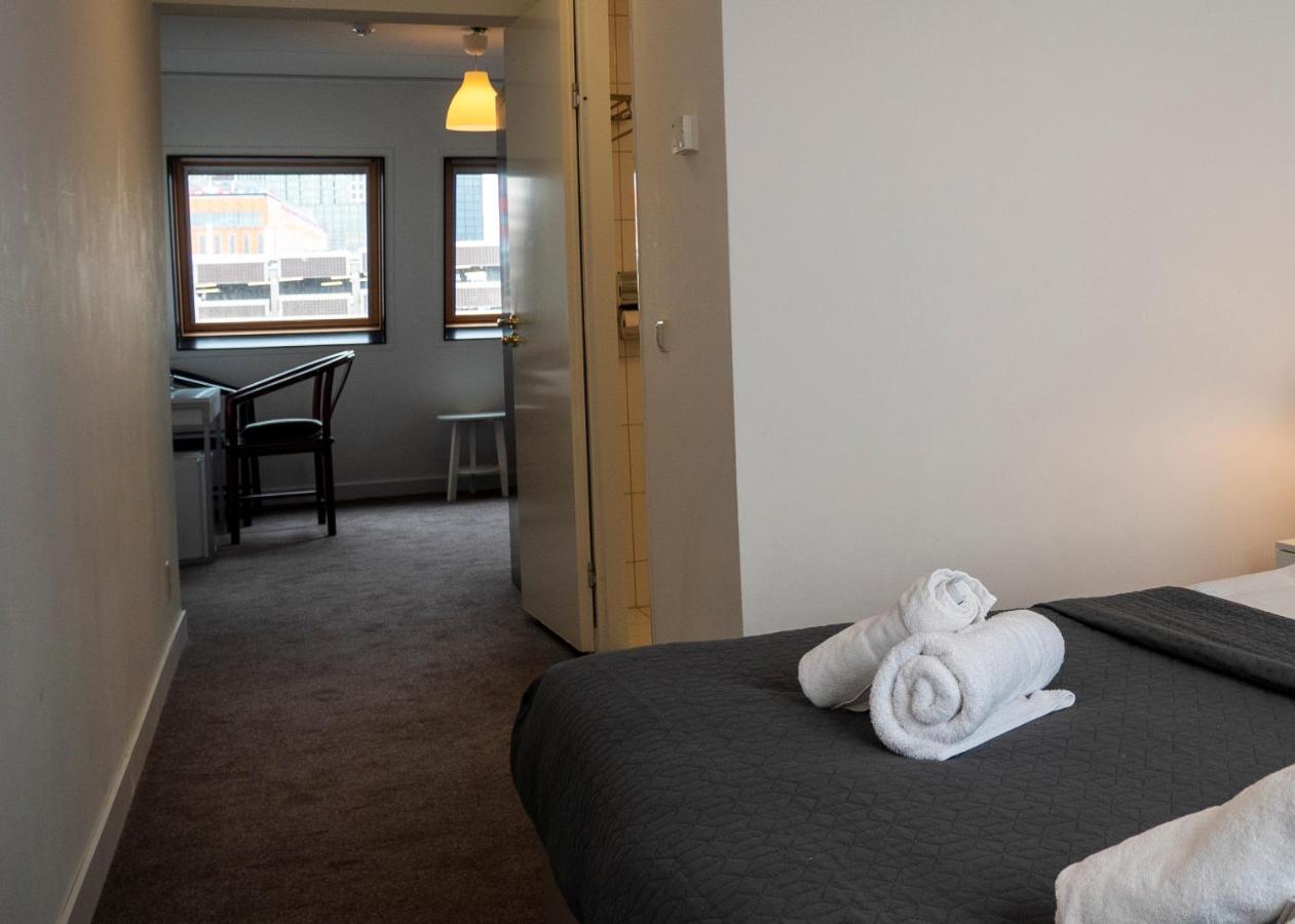 Hague Center 3*