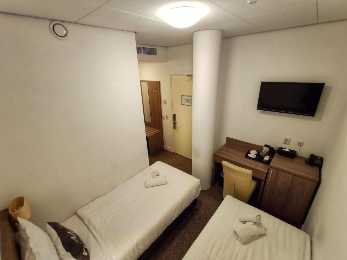 Hague Center 3*